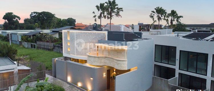 Three Bedroom Luxury Villa With Pool and Jacuzzi at Canggu 1