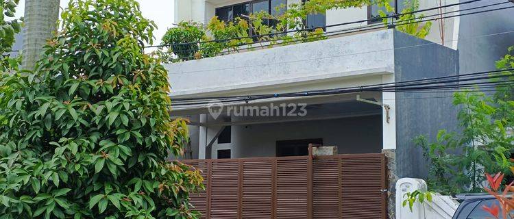 Rumah 2 Lantai Mewah di Perumahan Kosambi Baru, Jakarta Barat 1