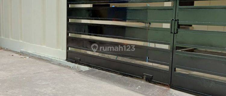 Rumah Minimalis Semi Furnished Siap Huni Sepanjang Jaya, Bekasi 1