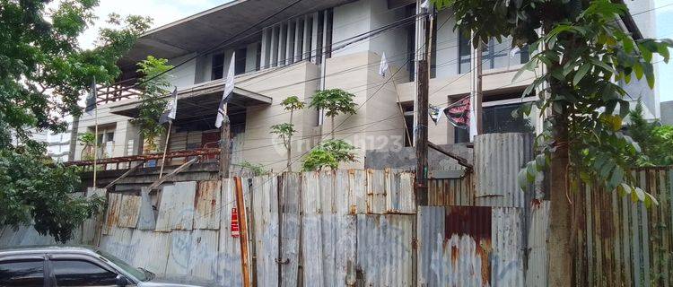 Gedung Kantor 3 Lantai Murah dan Strategis di Bandung Wetan 1