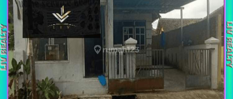 Dijual rumah lokasi strategis di pinggir jalan 1