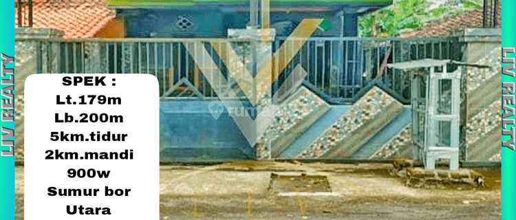 Dijual rumah 2lantai pinggir jalan, beserta isinya. 1