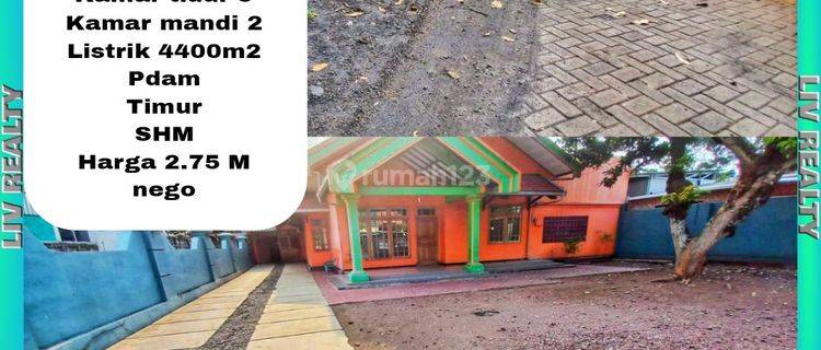 Dijual rumah + gudang sangat luas dan strategis 1