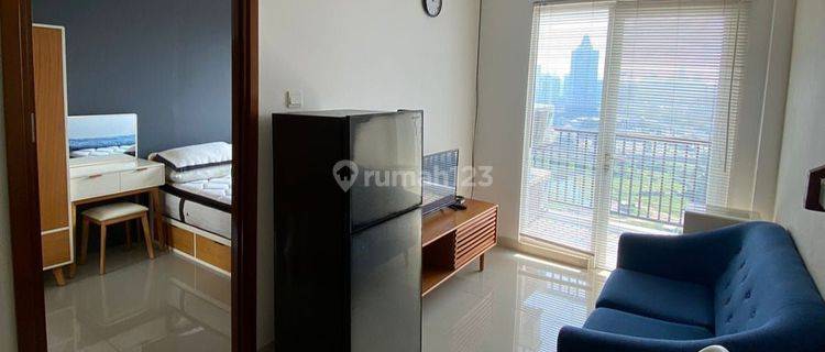 Disewakan 1BR Signature Park Grande Furnished Lantai Sedang 1