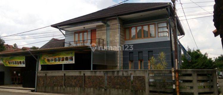 DIJUAL RUMAH BESAR ASRI TANAH LUAS DI KOMPLEK KEMBAR BANDUNG 1