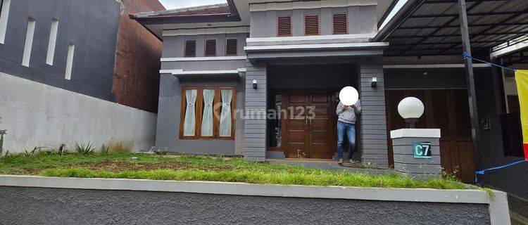 Dijual Rumah Besar Bagus Dlm Komplek Di Kota Sukabumi 1