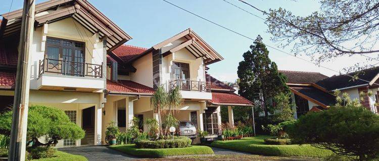 Villa Gandeng 2 lantai di Villa Yasmin, Cipanas, Puncak 1