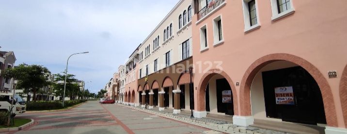 D rent a linked shophouse Osaka PIK 2 1