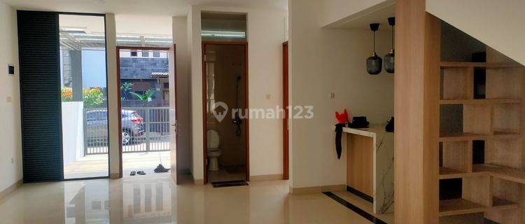 Rumah Siap Huni Di Jalan Pasir Salam Bandung 1