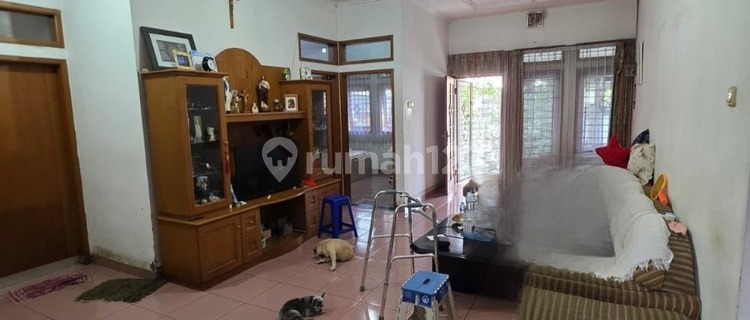 Ready-to-Occupy House in Batununggal Indah, Bandung 1