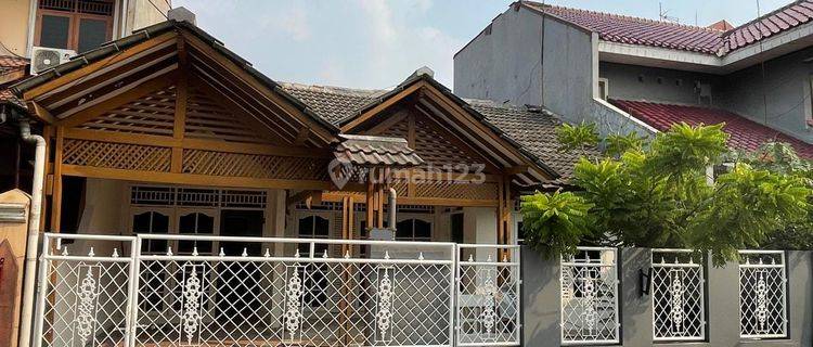Rumah Bagus di Ciputat Timur, Tangerang Selatan 1