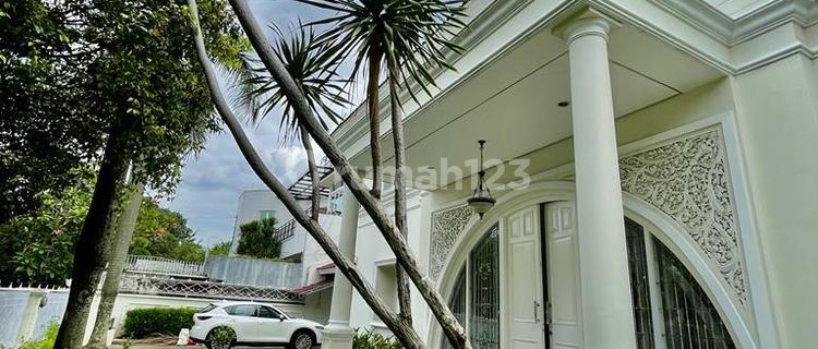 Rumah Baru Mewah Pool di Ponsok Indah Jakarta Selatan 1