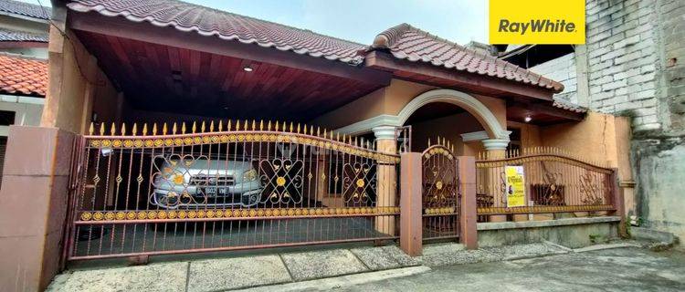 Termuraah... Rumah Bagus Dekat Tol di Jatibening, Bekasi 1