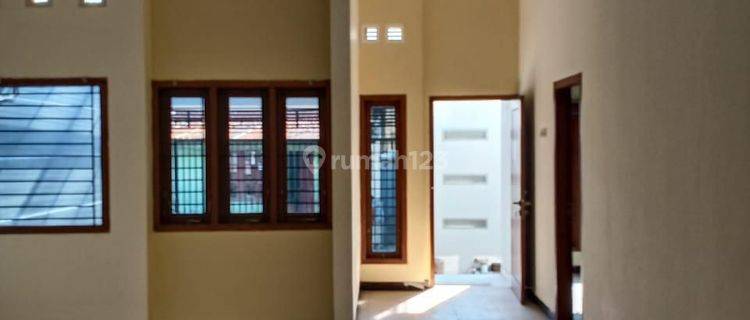 Rumah High Ceiling SHM Nusukan Solo 1