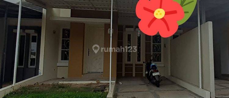 Rumah 1 1/2 Lantai Rapi Siap Huni Dalam Cluster 1