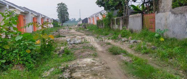 Dijual Kavling Seluas 216 M2 di Jl. Taman Adiyasa 1