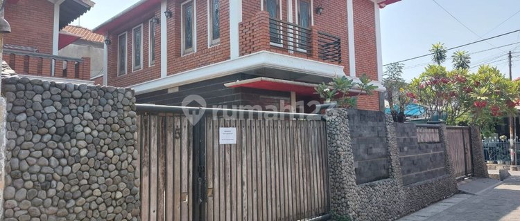 House + Boarding Kupang Segunting 2 Floors Strategic Corner in the City Center 1