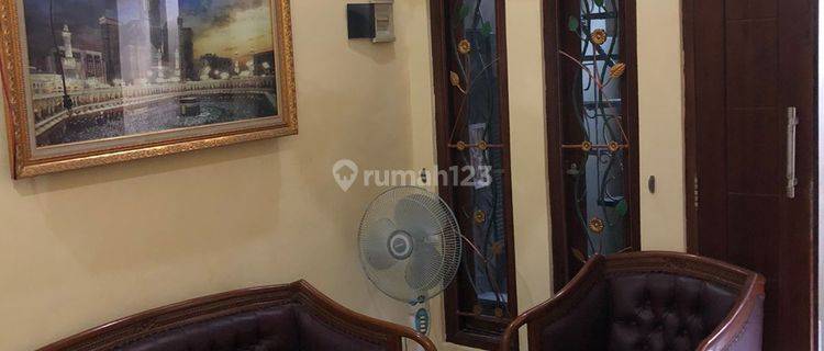 Rumah 2 Lantai Rapih Sumur Batu Jakarta Pusat  1