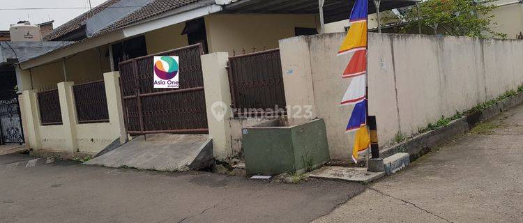 Disewakan Rumah Hook di Komplek Graha Indah, Bekasi Selatan 1