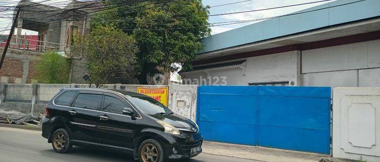 Gudang Di Pinggir jalan Raya Karang Satria.  Bekasi 1