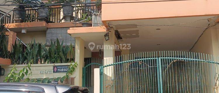 Dijual rumah 2 lantai di di Jl mertilang bintaro sektor 9 1