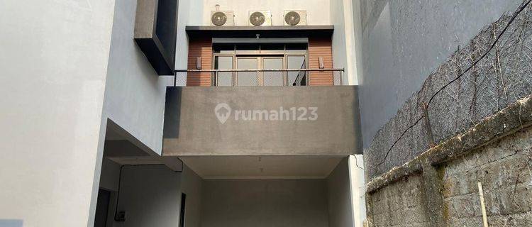 Di Sewakan Rumah Baru 3 Lantai Di Jl Samali Pasar Minggu  1