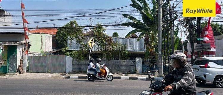 Disewakan Rumah Strategis di Nol Jalan Raya Mastrip Surabaya  1