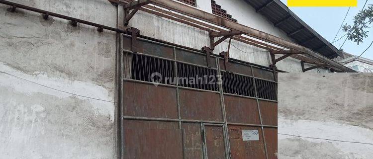 Disewakan Gudang di Jalan Demak, Surabaya 1