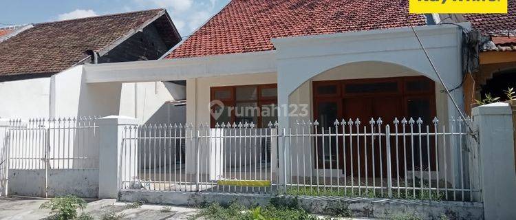 Disewakan Rumah di Jalan Ikan Sepat Perak Surabaya 1