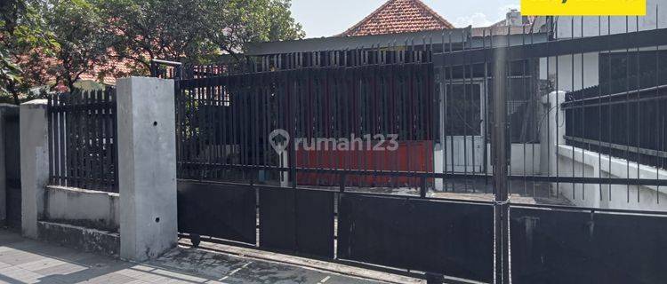 Dijual Rumah SHM Pusat Kota di Jalan Walikota Mustajab Surabaya 1