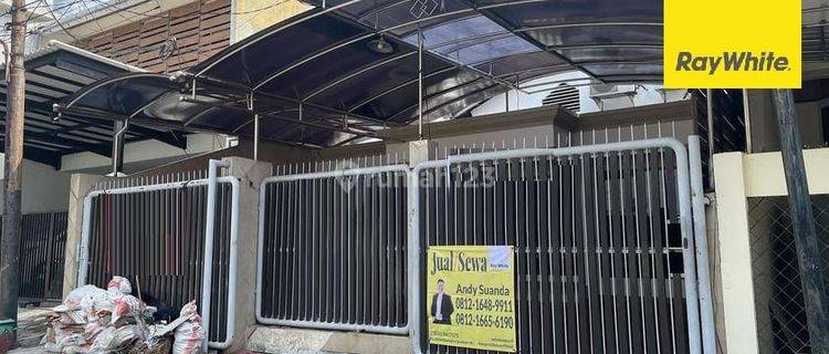 Disewakan Rumah 2 Lantai di Simpang Darmo Permai Selatan Surabaya 1