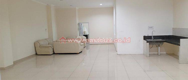Disewa Rumah Dengan Banyak Ruangan di Muara Karang, Jakarta Utara 1