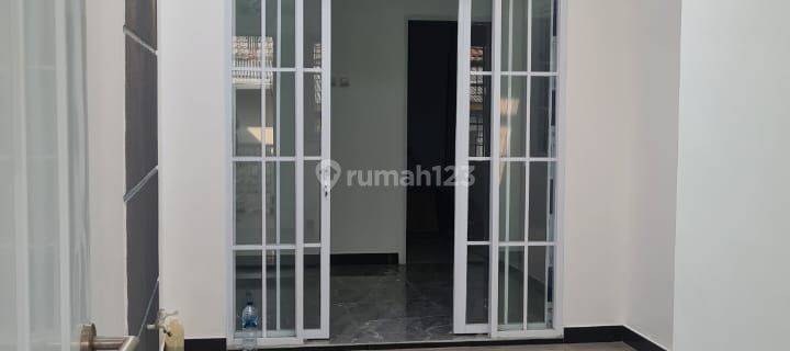 Disewa Rumah Design Cantik Dan Siap Huni di Harapan Indah 1 Bekasi  1