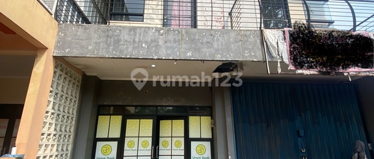 Shop House in the Most Strategic Location, Very Busy Area 1