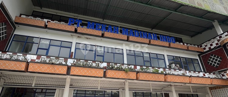 Ready-to-Use Shop House Suitable for Various Businesses Culinary Showroom etc. by the Main Road 1