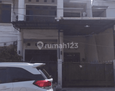 Dijual Cepat Rumah Bangunan 2 Lantai Lokasi Di Puri Kencana Karah KT 1