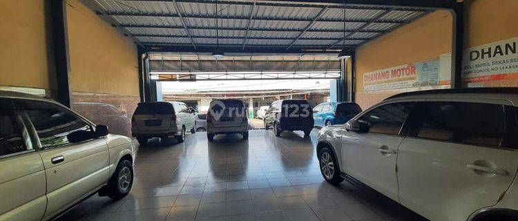 Showroom Mobil Lokasi strategis  Dekat tol di Karawaci Tangerang 1