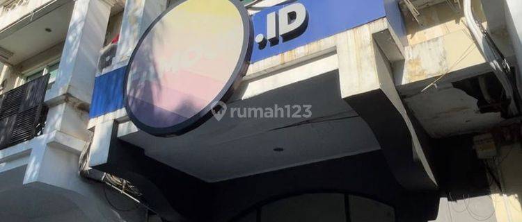 Ruang-usaha di Senayan, Jakarta Selatan 100 m Bagus 1