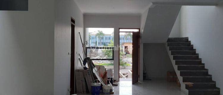 Rumah Mewah 2 Lantai Baru Di Singgasana Pradana Bandung  1