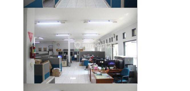 Kantor 2 Lantai Banyak Ruangan Strategis Area Regol Bandung 1