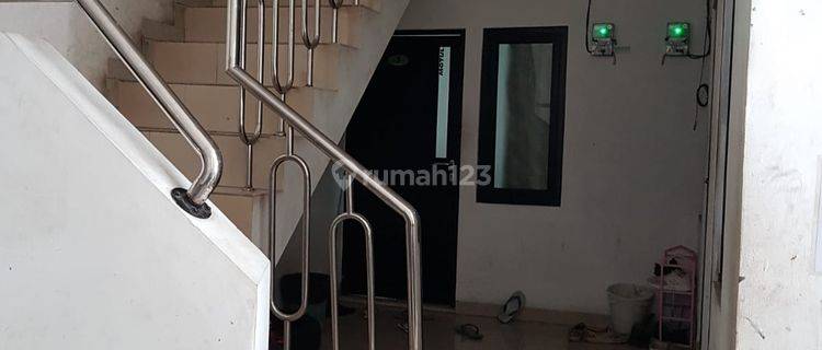 Kostan 3.5 Lantai Full Furnished Strategis Area Alun Alun 1