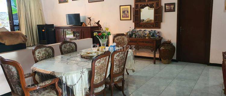 Rumah Dijual 2 Lantai Semi Furnished Strategis Area Setrasari 1