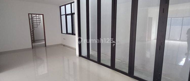 Jual sewa 2 unit rumah modern minimalis sayap Cipaganti  1