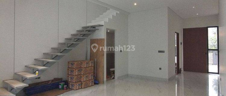 Rumah Mewah Besar Bagus Sayap Dago Siap Huni 1