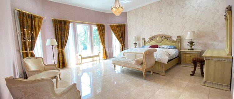 Rumah Villa kolam renang dengan jacuzi air panas 2 Lantai Bagus Unfurnished SHM di Cipanas, Cianjur 1