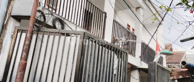 Cheap strategic boarding house fully occupied near Padjajaran wing 1