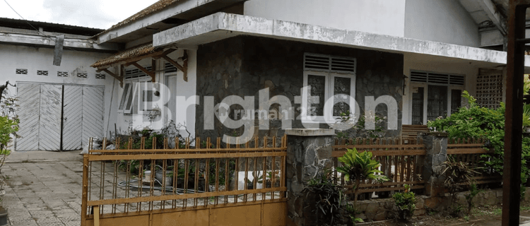 Rumah Lama Di  Daerah International Golf Magelang Jawa Tengah.    1