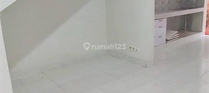 Rumah Sewa Bagus di Emerald Bintaro Sektor 9 2984et 1