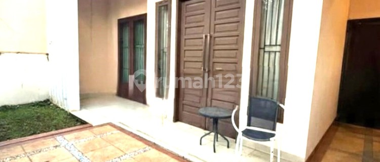 Di Jual Cepat Rumah Hoek Cantik Premium di Japos Bintaro Tangerang Selatan - 10224Et 1