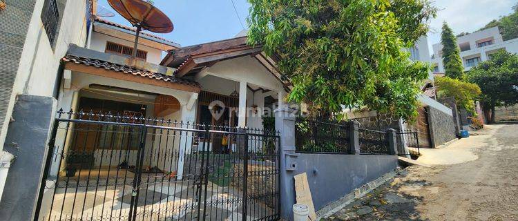 Di Jual Rumah Di Cikutra Dekat Kampus Widyatama  1